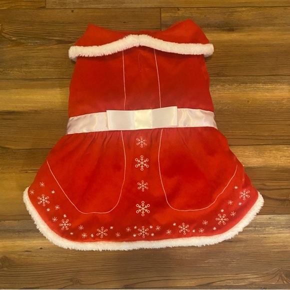 Other - Dog Sweater Christmas Snowflake Red size Large Dress